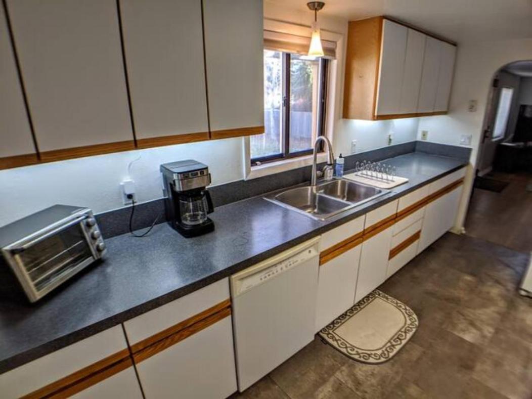 Little Blue Bungalow On Boise'S Bench, Pet Friendly, Fully Fenced Yard With Doggie Door! 2 Miles From Bsu, 5 Minutes From Downtown Boise, Desk And Workstation For Remote Workers, 2 Tv'S Large Walk-In Closet, Good For Mid-Term Stays 외부 사진
