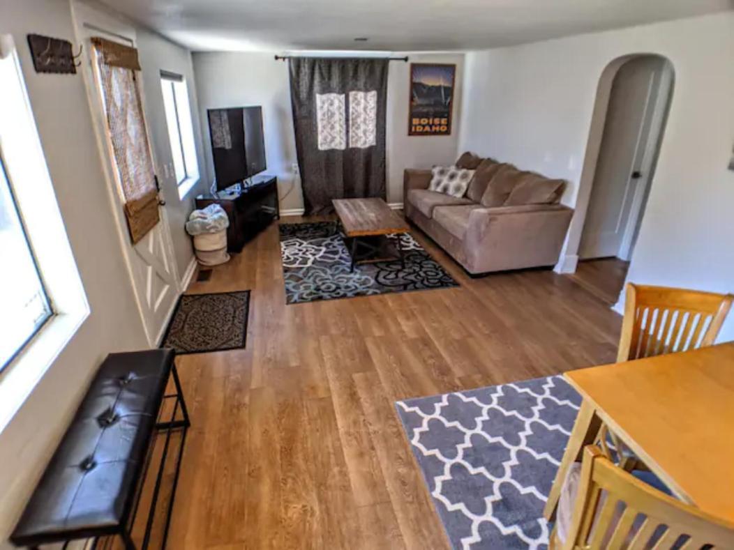 Little Blue Bungalow On Boise'S Bench, Pet Friendly, Fully Fenced Yard With Doggie Door! 2 Miles From Bsu, 5 Minutes From Downtown Boise, Desk And Workstation For Remote Workers, 2 Tv'S Large Walk-In Closet, Good For Mid-Term Stays 외부 사진