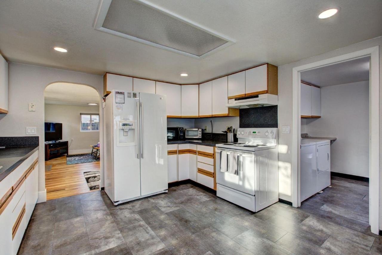 Little Blue Bungalow On Boise'S Bench, Pet Friendly, Fully Fenced Yard With Doggie Door! 2 Miles From Bsu, 5 Minutes From Downtown Boise, Desk And Workstation For Remote Workers, 2 Tv'S Large Walk-In Closet, Good For Mid-Term Stays 외부 사진