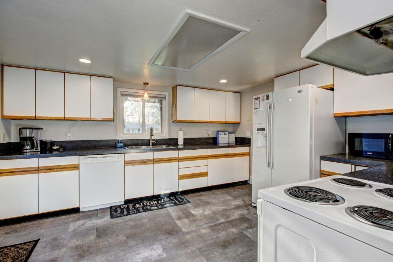 Little Blue Bungalow On Boise'S Bench, Pet Friendly, Fully Fenced Yard With Doggie Door! 2 Miles From Bsu, 5 Minutes From Downtown Boise, Desk And Workstation For Remote Workers, 2 Tv'S Large Walk-In Closet, Good For Mid-Term Stays 외부 사진