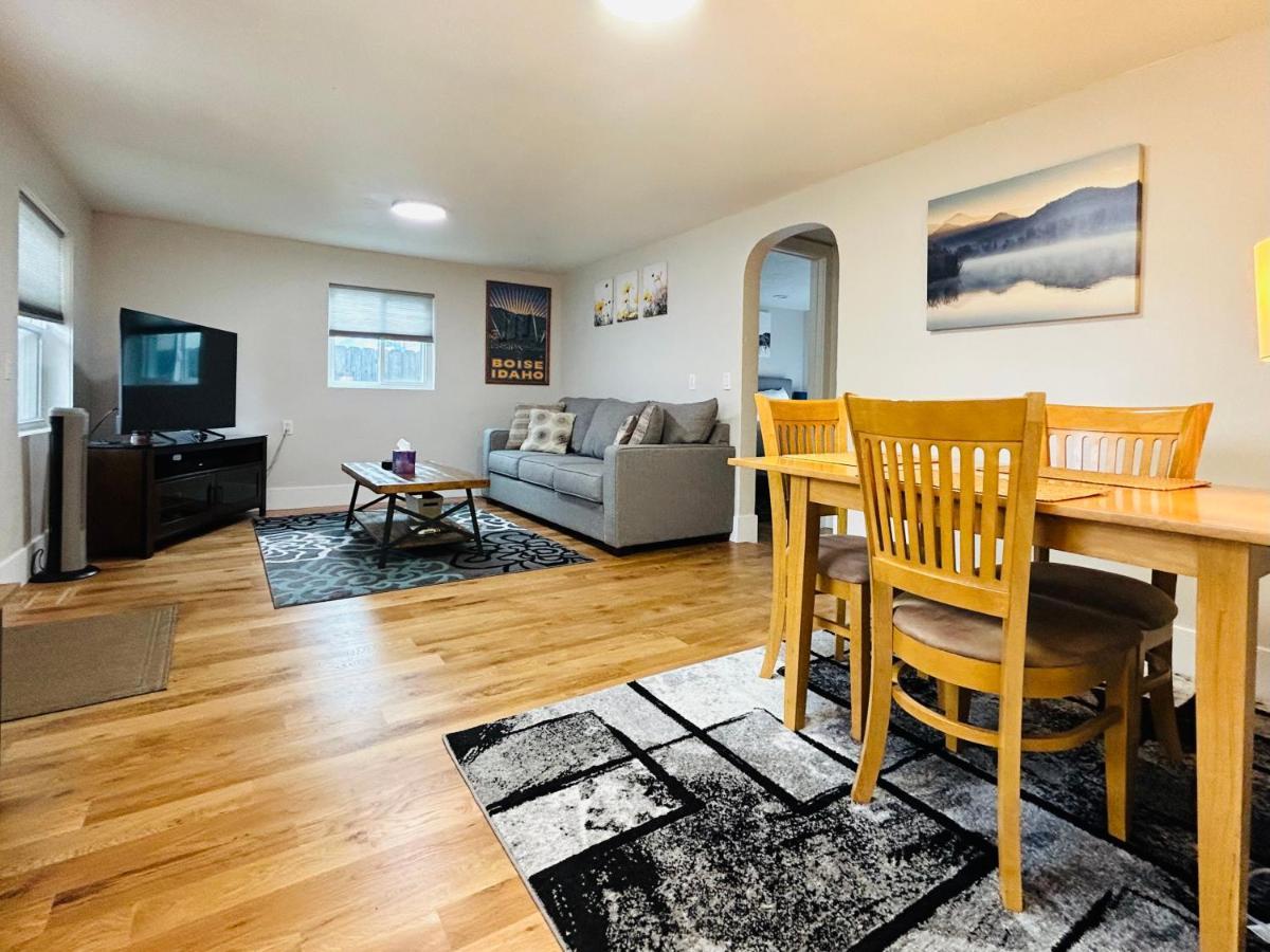 Little Blue Bungalow On Boise'S Bench, Pet Friendly, Fully Fenced Yard With Doggie Door! 2 Miles From Bsu, 5 Minutes From Downtown Boise, Desk And Workstation For Remote Workers, 2 Tv'S Large Walk-In Closet, Good For Mid-Term Stays 외부 사진