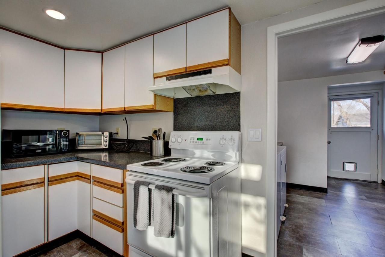 Little Blue Bungalow On Boise'S Bench, Pet Friendly, Fully Fenced Yard With Doggie Door! 2 Miles From Bsu, 5 Minutes From Downtown Boise, Desk And Workstation For Remote Workers, 2 Tv'S Large Walk-In Closet, Good For Mid-Term Stays 외부 사진