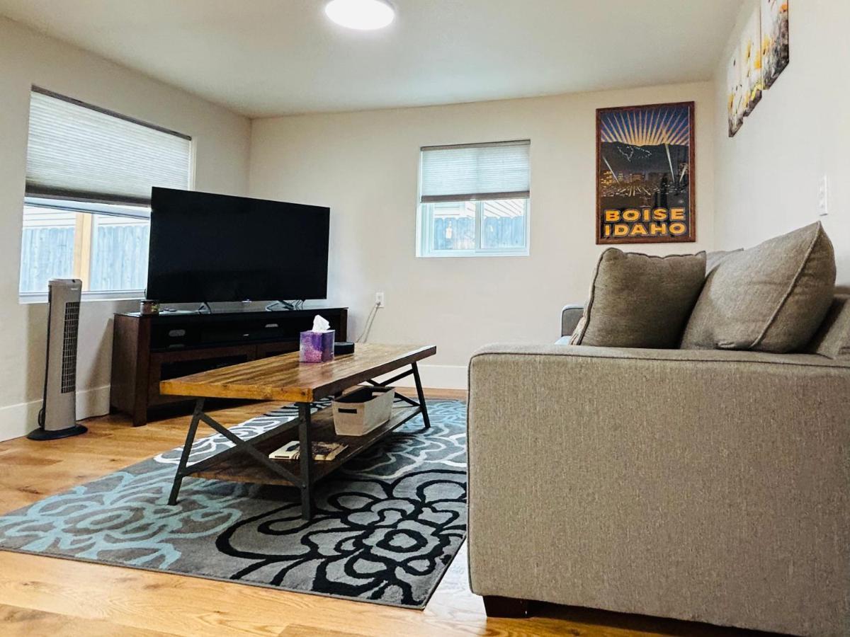 Little Blue Bungalow On Boise'S Bench, Pet Friendly, Fully Fenced Yard With Doggie Door! 2 Miles From Bsu, 5 Minutes From Downtown Boise, Desk And Workstation For Remote Workers, 2 Tv'S Large Walk-In Closet, Good For Mid-Term Stays 외부 사진