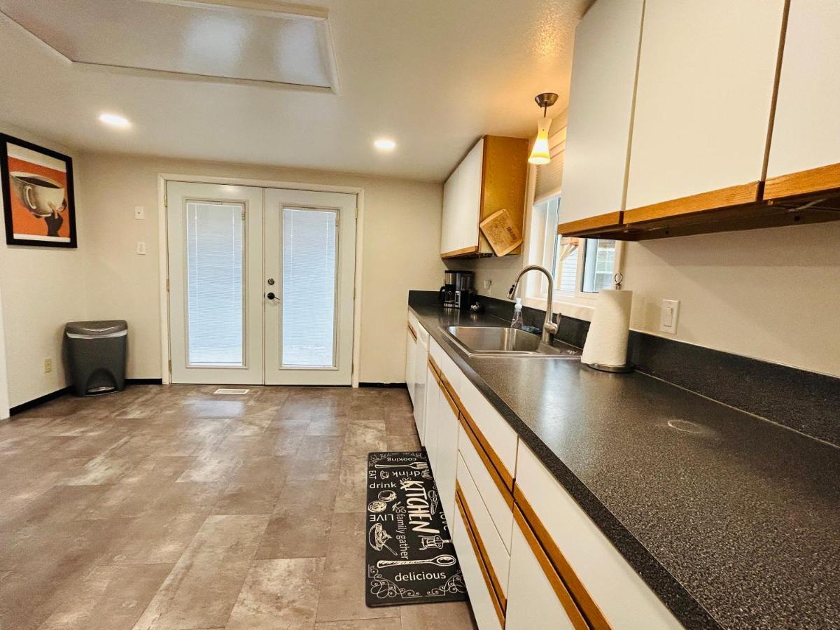 Little Blue Bungalow On Boise'S Bench, Pet Friendly, Fully Fenced Yard With Doggie Door! 2 Miles From Bsu, 5 Minutes From Downtown Boise, Desk And Workstation For Remote Workers, 2 Tv'S Large Walk-In Closet, Good For Mid-Term Stays 외부 사진