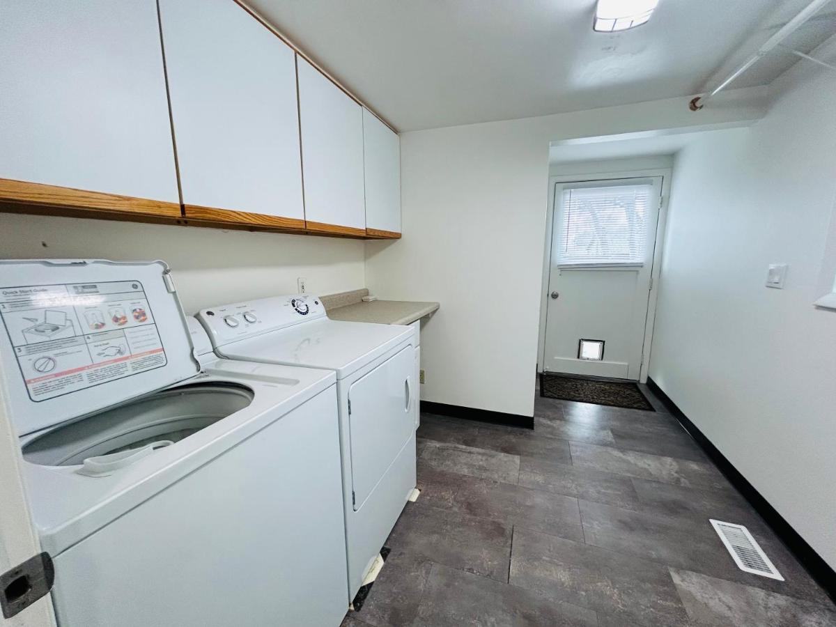 Little Blue Bungalow On Boise'S Bench, Pet Friendly, Fully Fenced Yard With Doggie Door! 2 Miles From Bsu, 5 Minutes From Downtown Boise, Desk And Workstation For Remote Workers, 2 Tv'S Large Walk-In Closet, Good For Mid-Term Stays 외부 사진