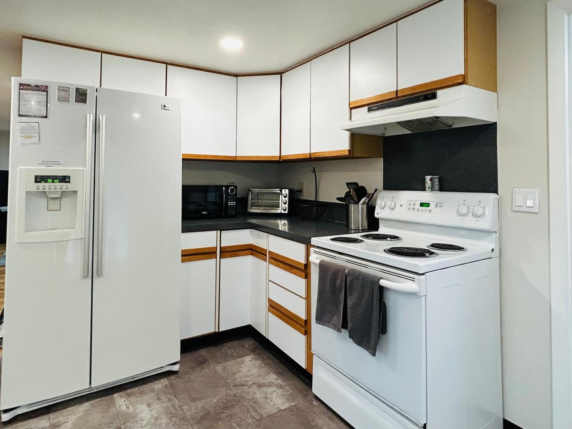 Little Blue Bungalow On Boise'S Bench, Pet Friendly, Fully Fenced Yard With Doggie Door! 2 Miles From Bsu, 5 Minutes From Downtown Boise, Desk And Workstation For Remote Workers, 2 Tv'S Large Walk-In Closet, Good For Mid-Term Stays 외부 사진