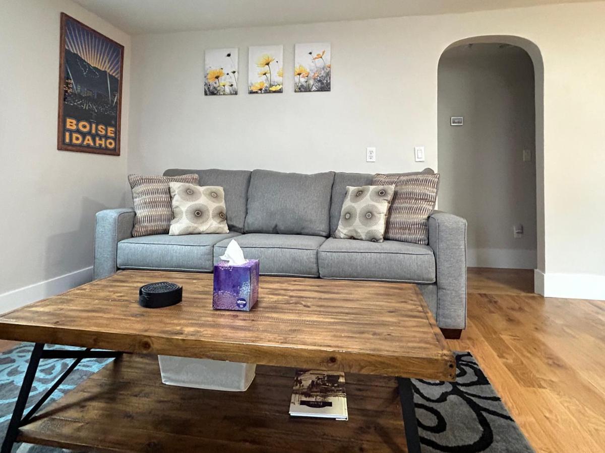 Little Blue Bungalow On Boise'S Bench, Pet Friendly, Fully Fenced Yard With Doggie Door! 2 Miles From Bsu, 5 Minutes From Downtown Boise, Desk And Workstation For Remote Workers, 2 Tv'S Large Walk-In Closet, Good For Mid-Term Stays 외부 사진